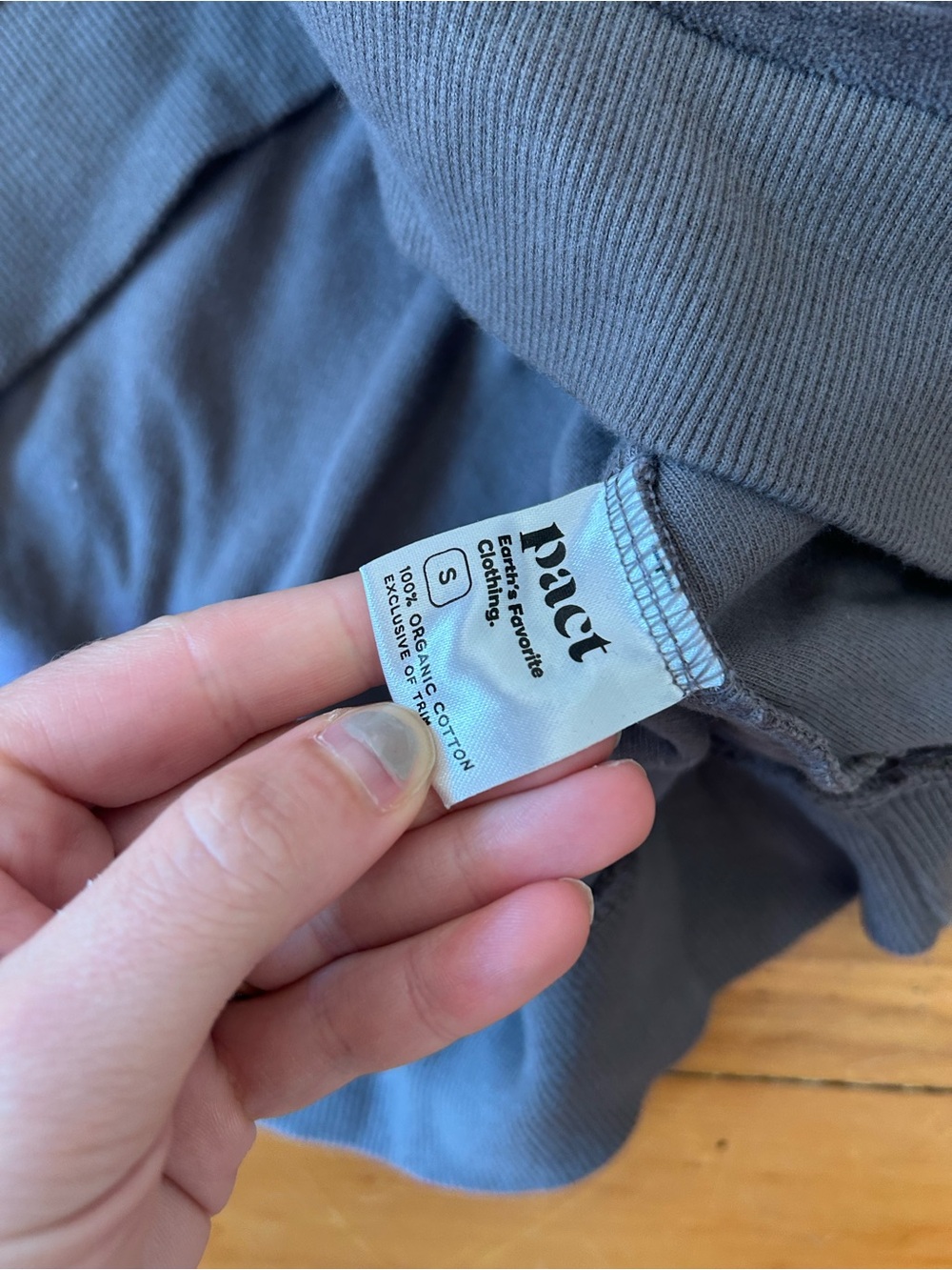 ☀️3/$25 Pact Organic Cotton Velour Crew Pullover Shirt Graphite small gray - Picture 6 of 7